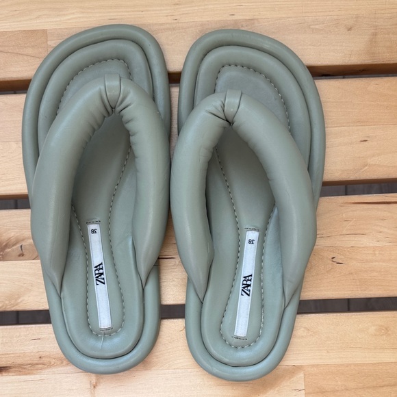 Zara Sage Green Sandals size38/7 in US. - Picture 1 of 5